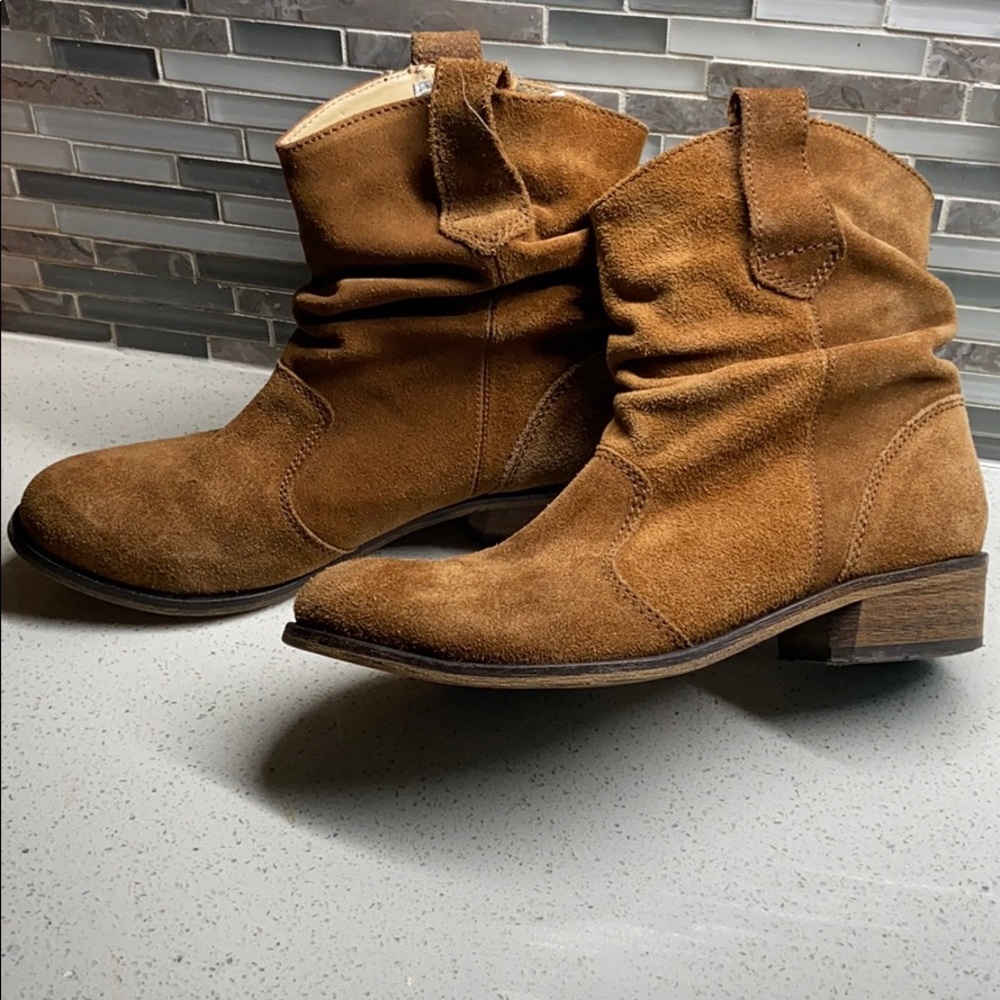 Brown suede Dingo boots - Picture 2 of 8